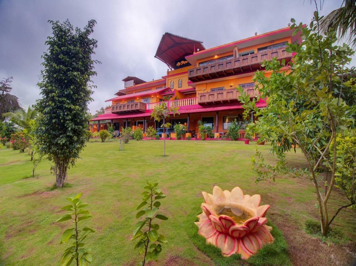 La Papa Resort Morjim Buitenkant foto