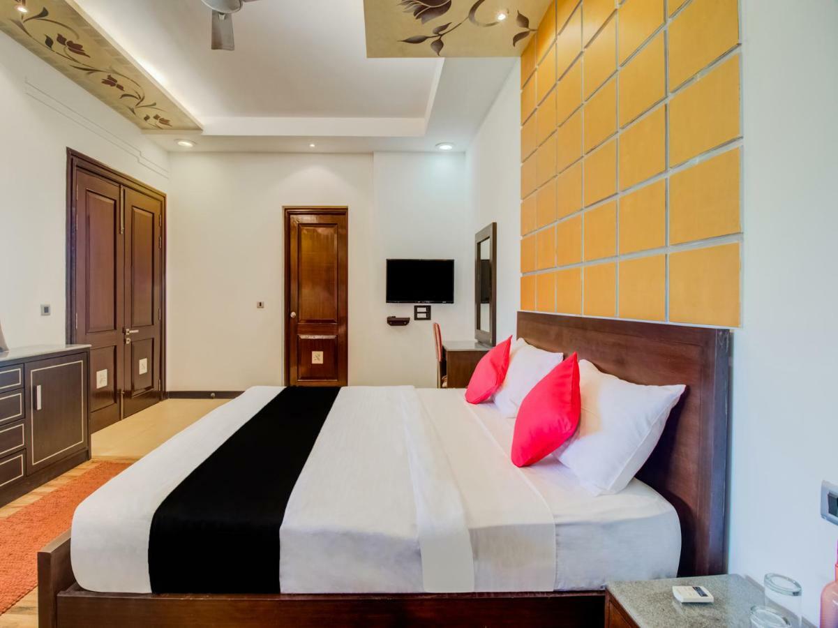 La Papa Resort Morjim Buitenkant foto